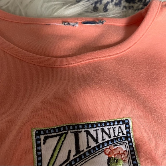 Vintage Zinnia Embroidered Tee - Picture 4 of 4